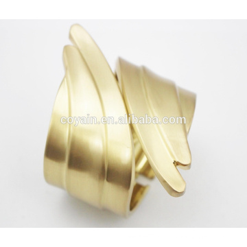 Brazalete De La Placa De Oro De La Moda